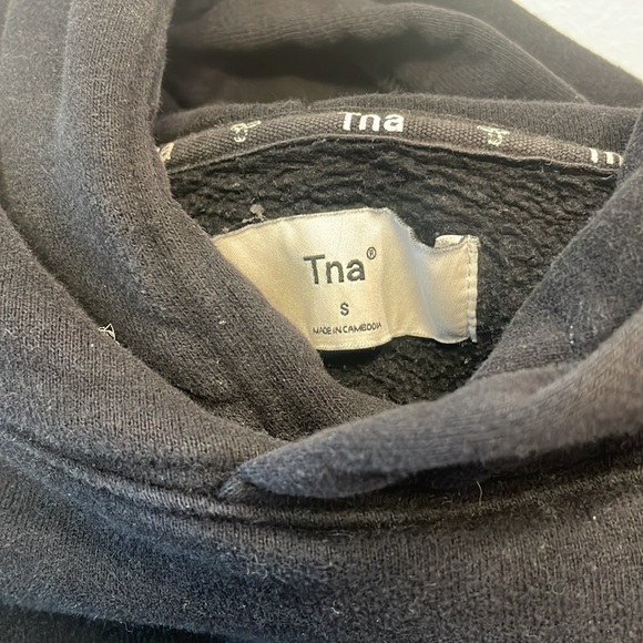 Aritzia cropped hoodie - Picture 2 of 2
